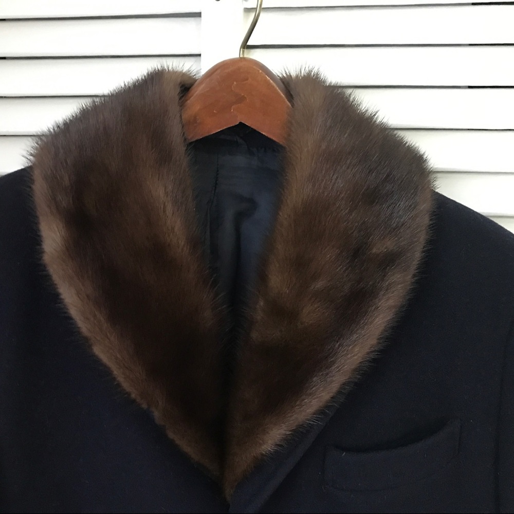 Mens wool overcoat with fur collar.